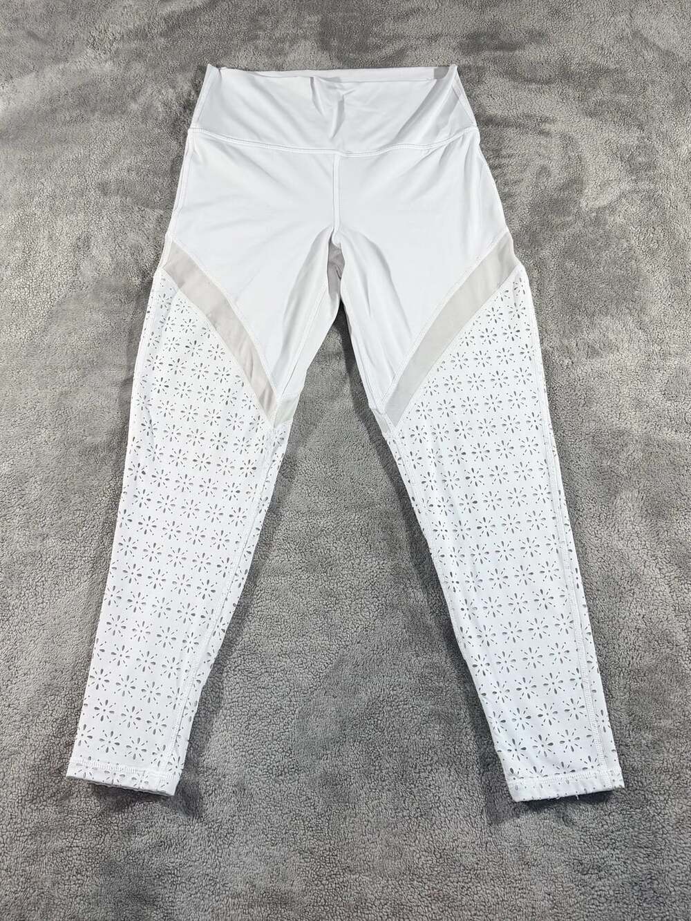 Aerie Leggings Size L White Perforated Laser Cut Flower Yoga Active